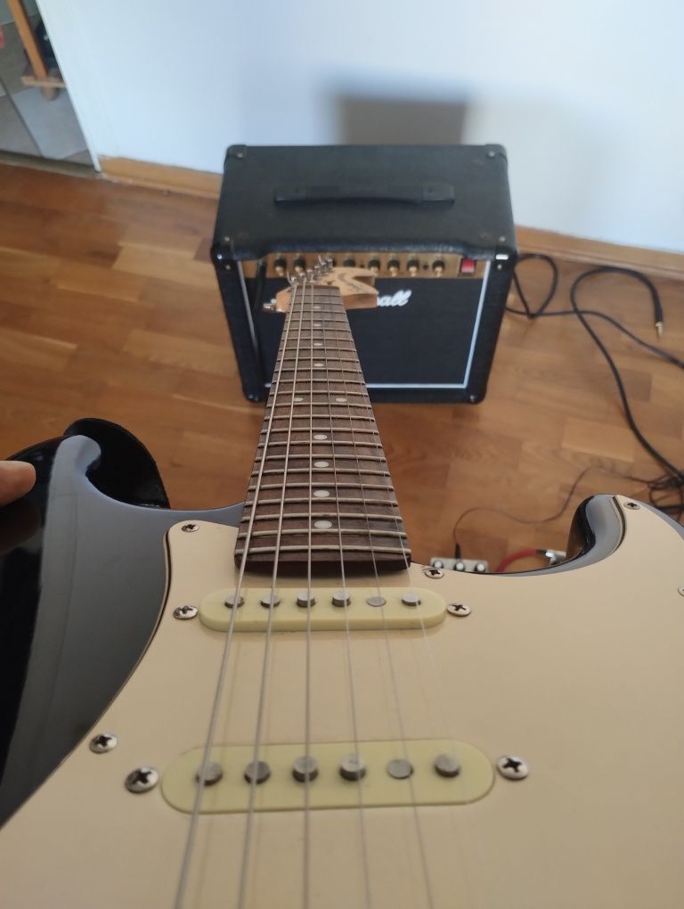 Fender Squier Standard Stratocaster