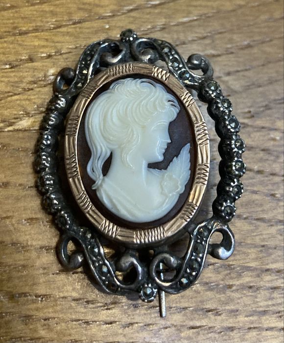 Alfinete camafeu em ouro e prata Portuguesa contrastada