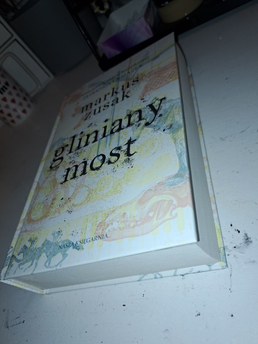 "Gliniany most" Markus Zusak