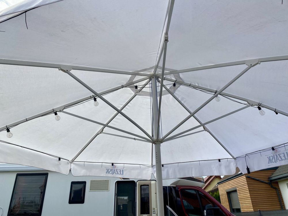 Parasol ogrodowy 4,5 m z oswietleniem