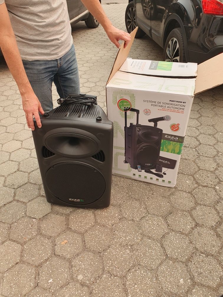 Coluna Som Ibiza 800W c/ bateria e trolei