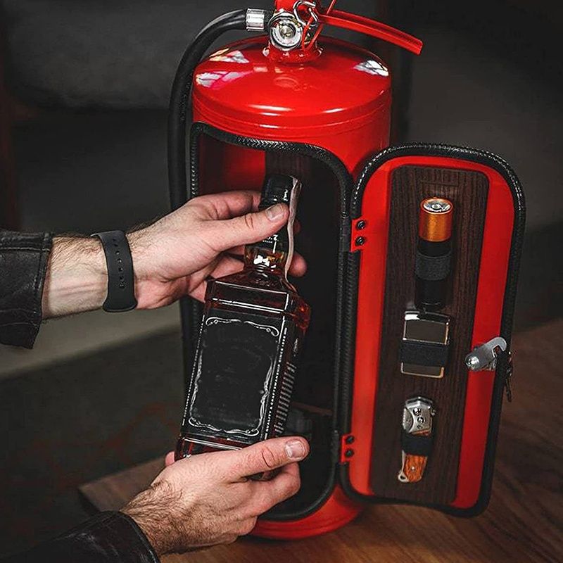 Mini bar em forma de extintor muito original