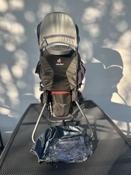 Nosidelko Deuter
