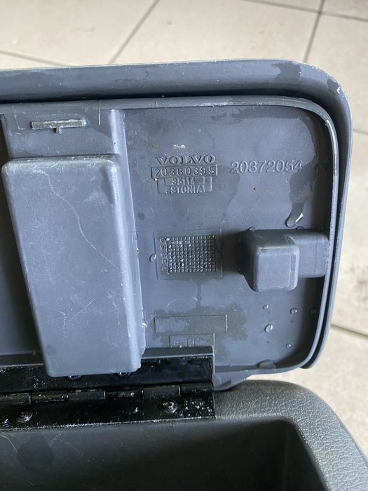 Полка подлокотник бардачок Volvo FH12