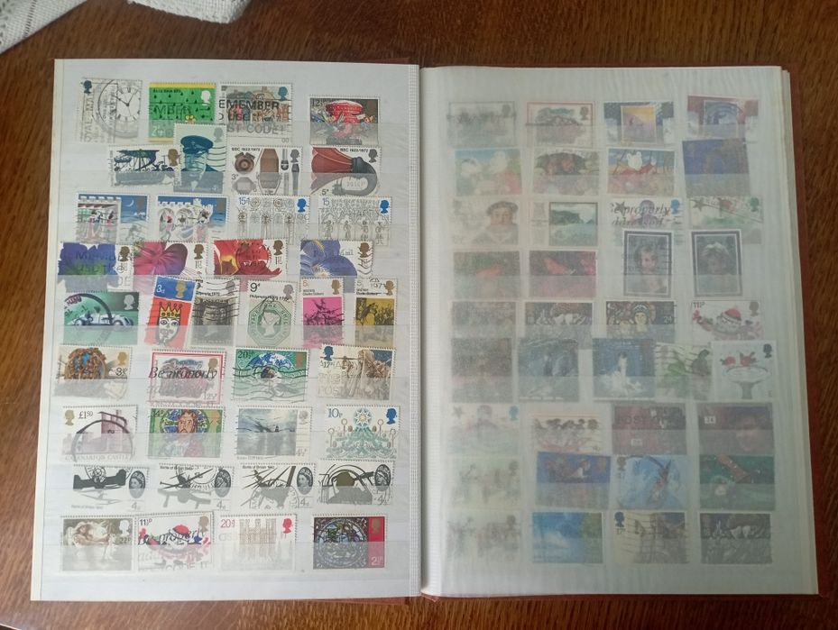 Альбом марок Англії №212