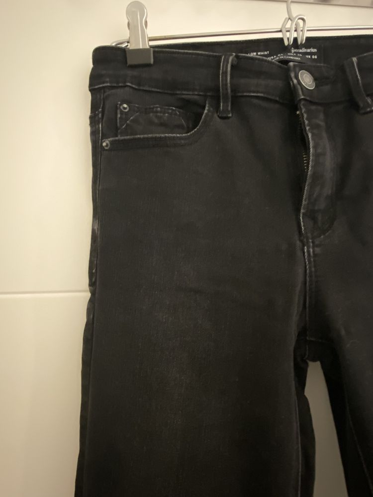 Jeans pretos - Stradivarius