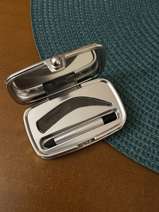 Тіні для брів Benefit