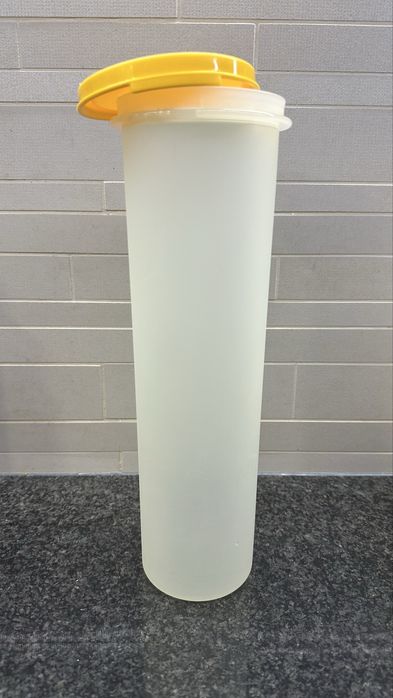 Tupperware esparguete