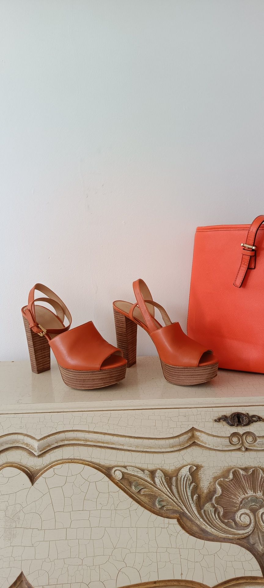 Sandały pomarańczowe na słupku Michael Kors 40
