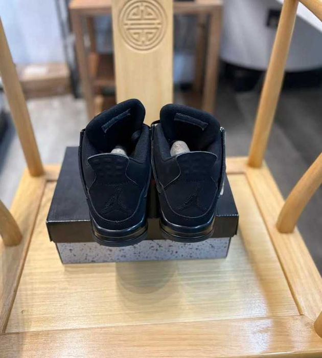 "Buty koszykówki " Jordan_4_Retro_Black_Cat R.39