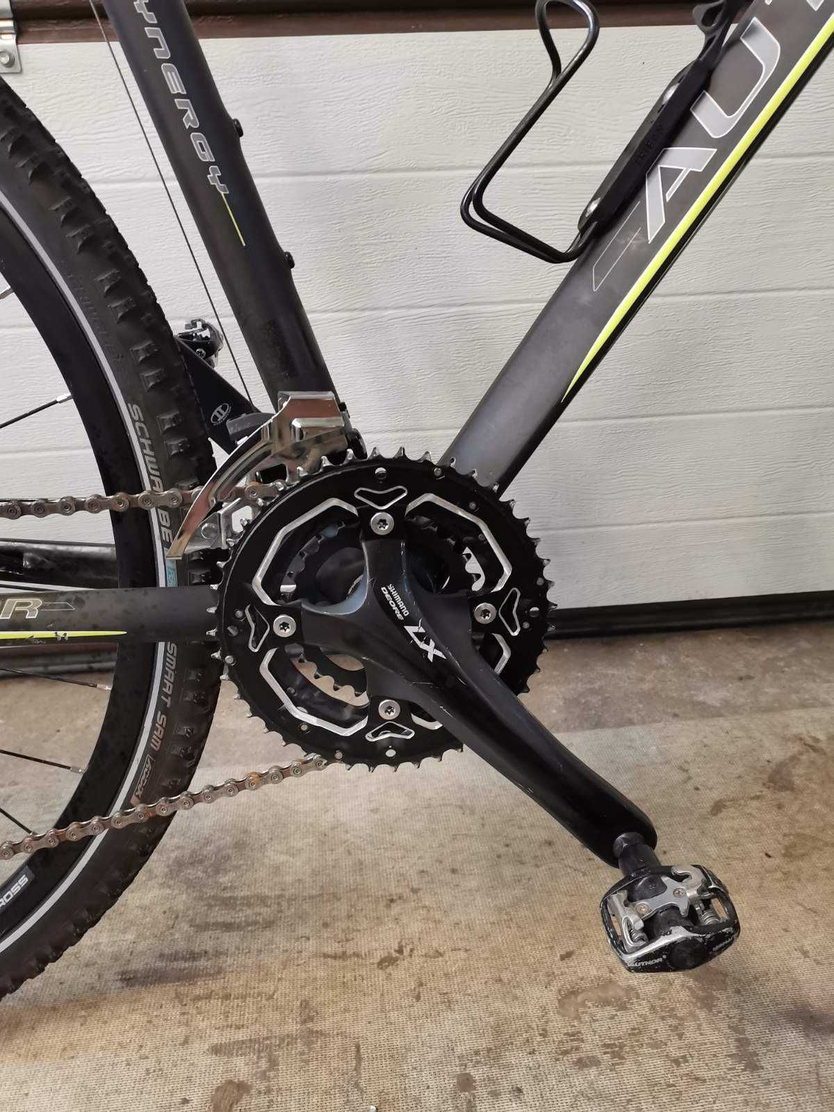 Author Synergy Carbon Cross.