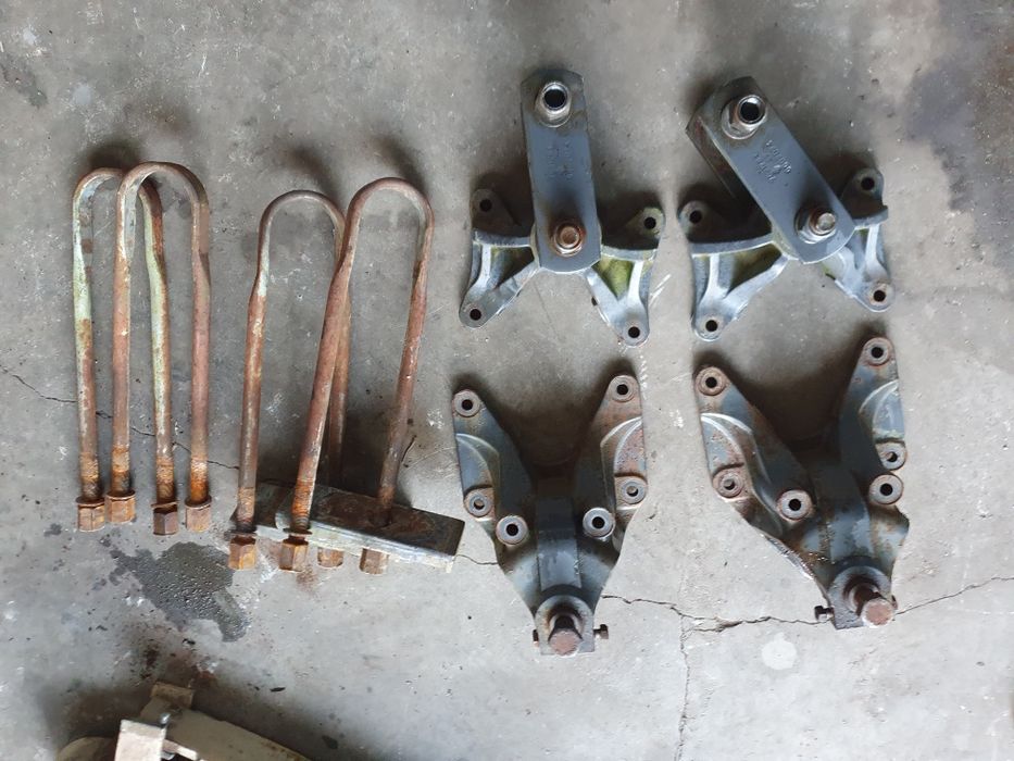 Mocowanie Resorów Cybanty Obejmy Renault Midlum 17.5