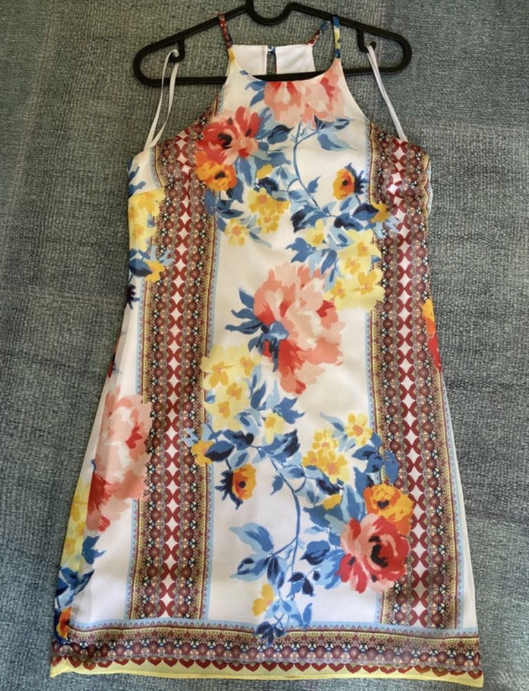 Vestido de verão da marca BCX