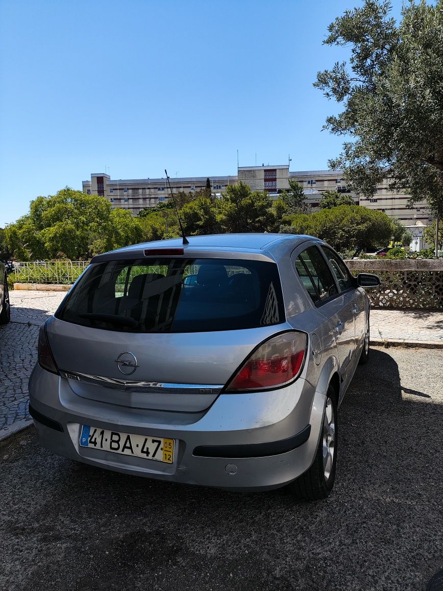 Opel astra 2005 cinzento