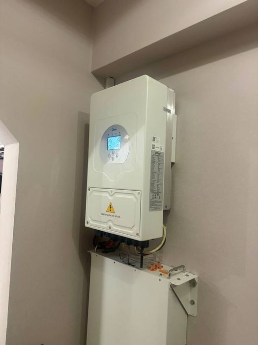 Установка, підключення, налаштування інверторів та акумуляторів.