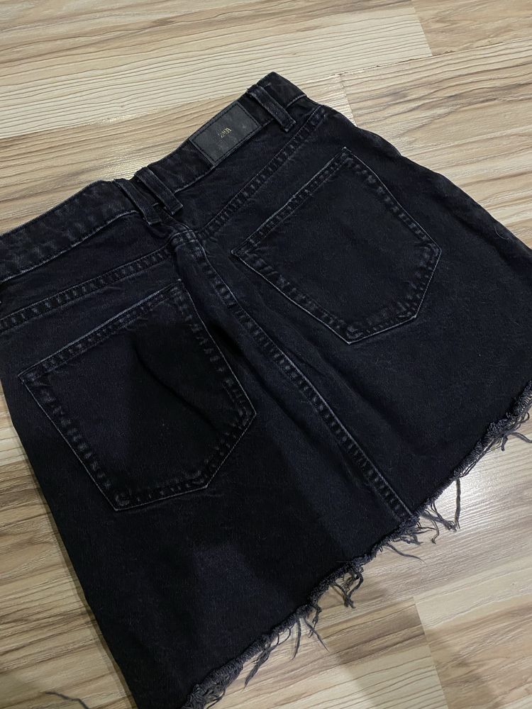 Лот шортів 4 пари, zara, stradivarius, cropp, house