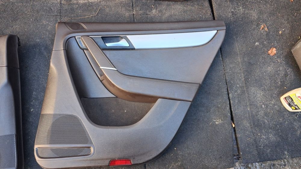 Дверні карти Volkswagen Passat B7 універсал