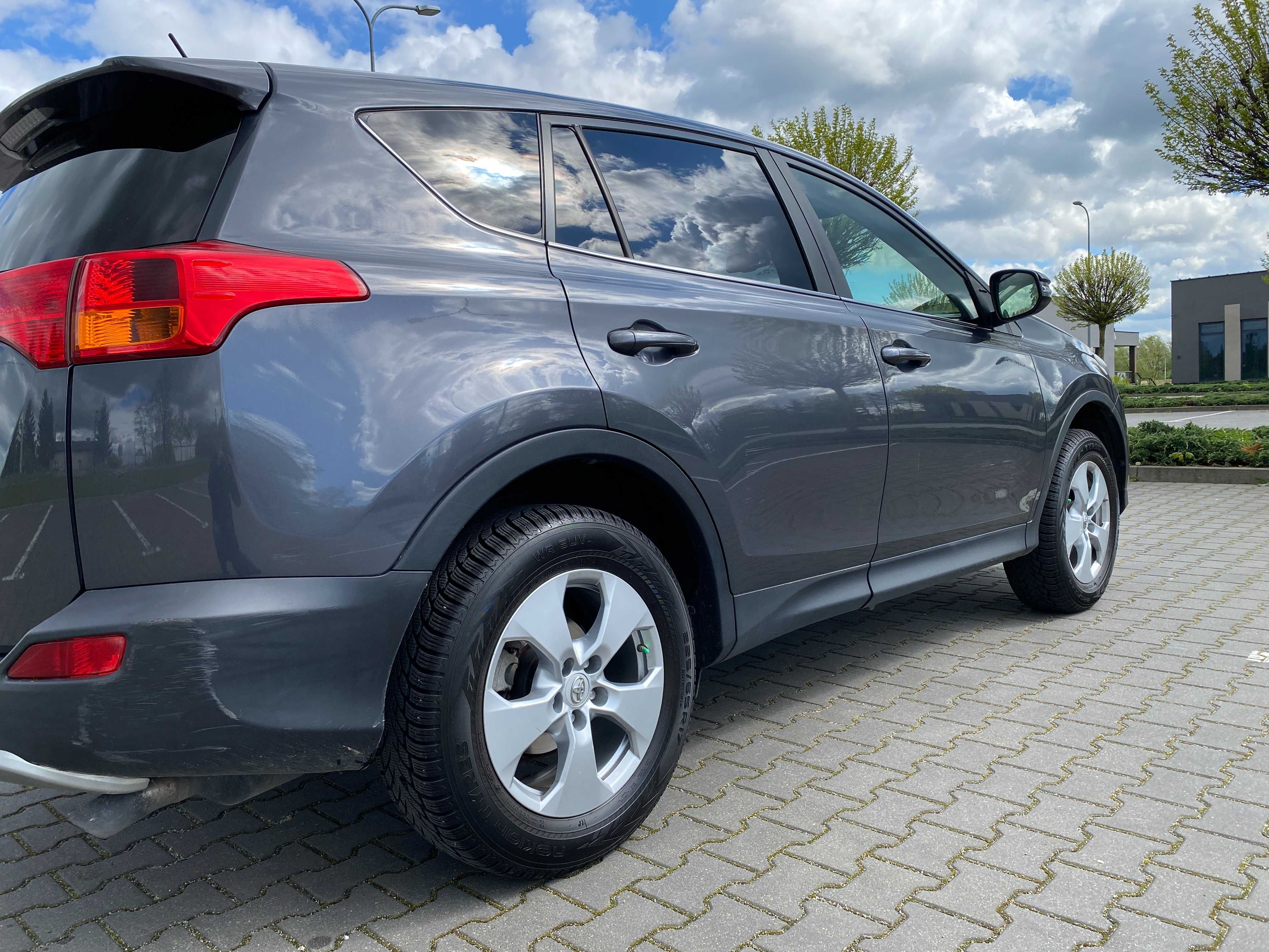 Sprzedam Toyotę RAV4 rok prod. 2013