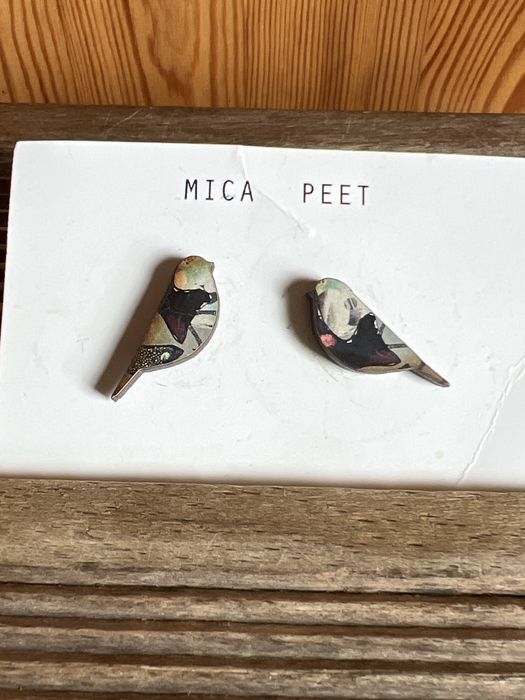 Sprzedam parę drewnianych kolczyków-wkrętów motyw ptaków, MICA PEET