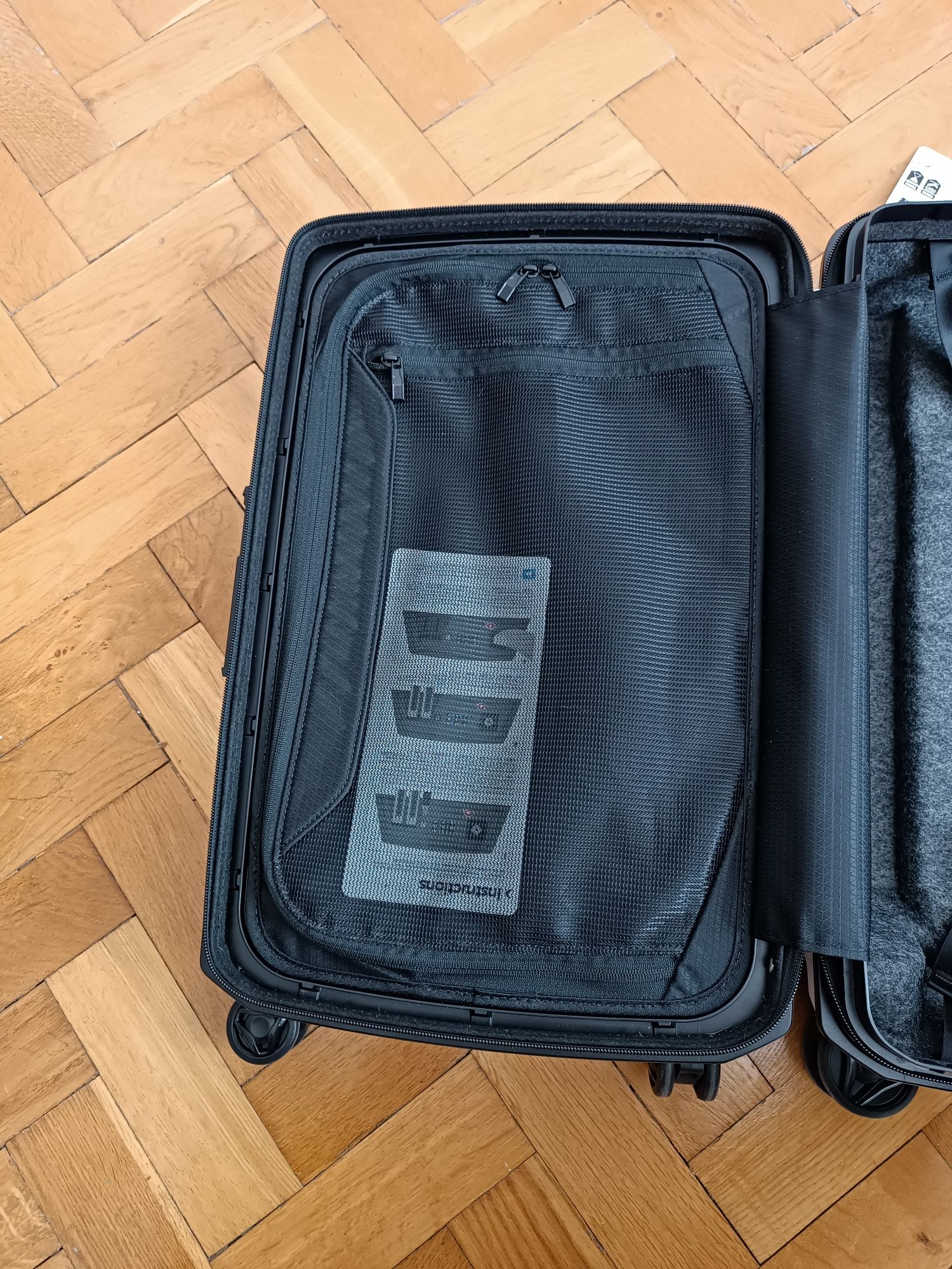 Walizka Thule Revolve Carry On White