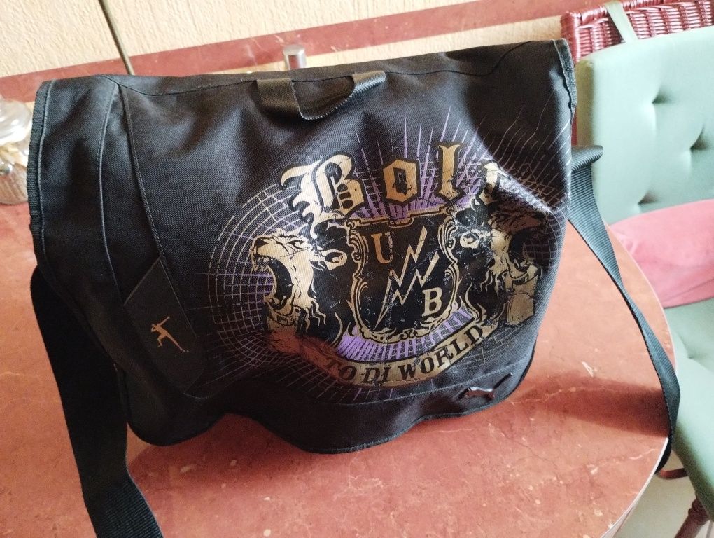 Torba na ramię PUMA jest kod QR Usain Bolt Perf. Messenger Bag,