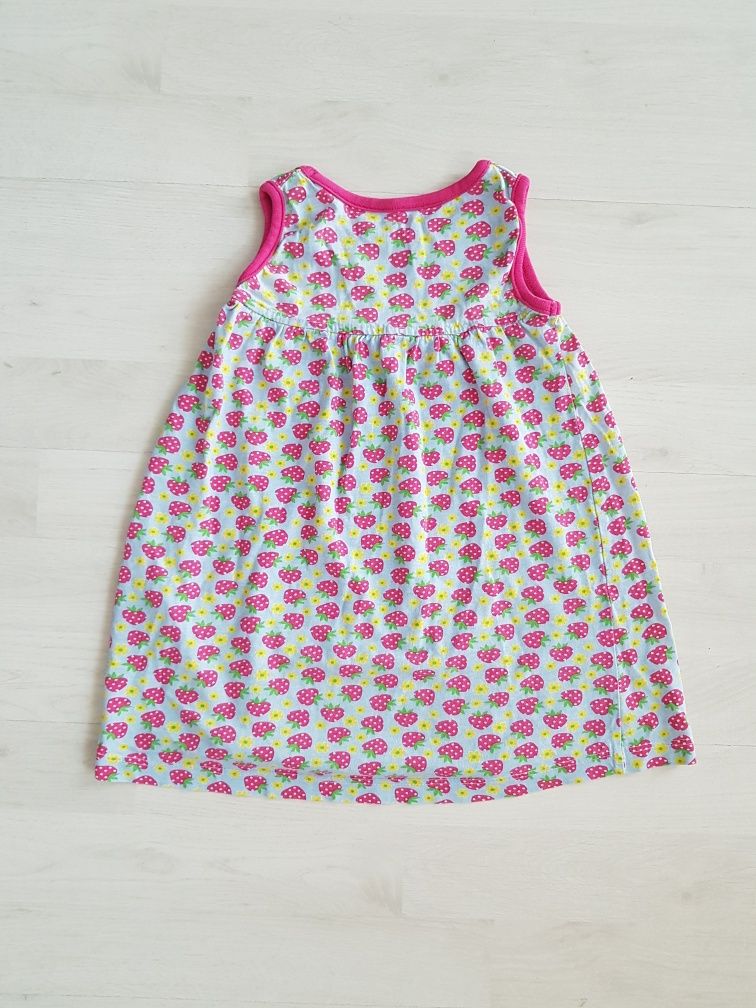 Letnia sukienka w truskawki firmy Basic