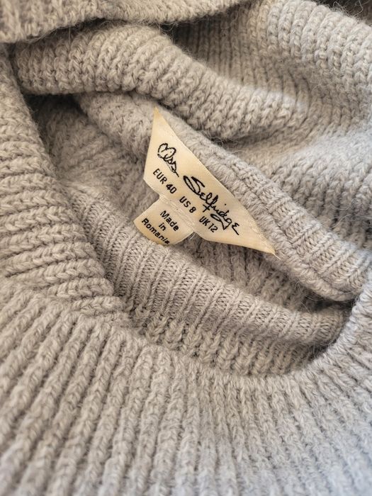 Szara sweterkowa sukienka z golfem długi sweter Miss Selfridge