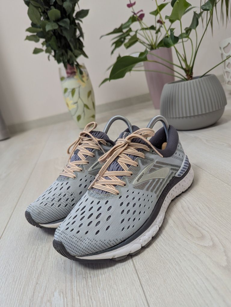 Brooks Transcend 6