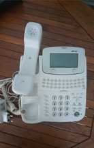 Telefone fixo antigo