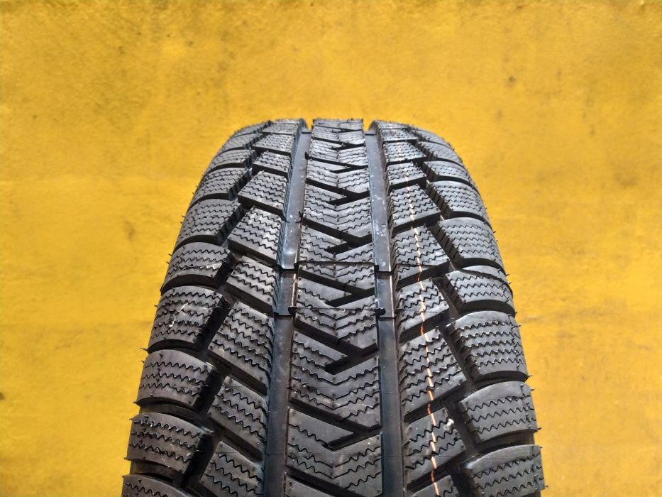 Opony zimowe bieżnikowane 215/65 R16 Montaż Wysyłka 3 Lata Gwarancji