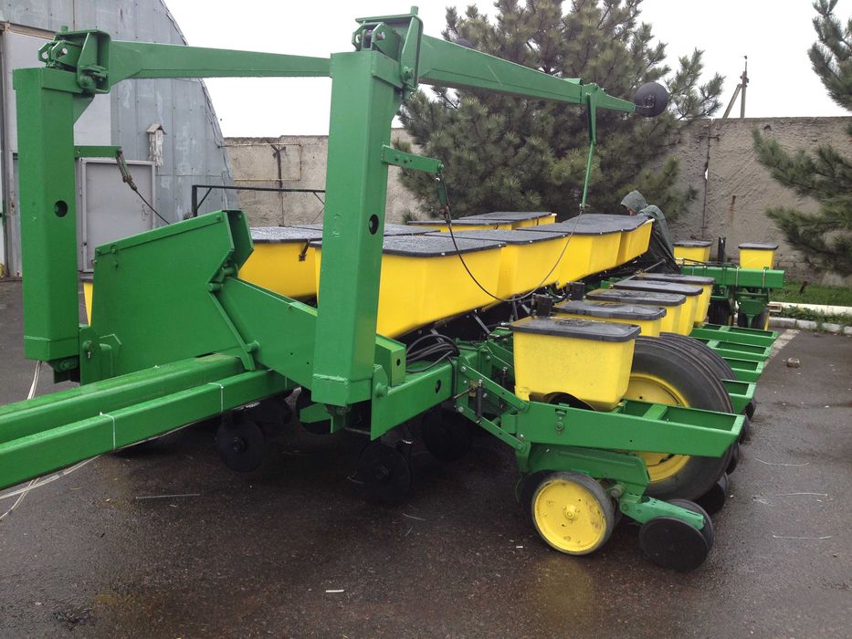 Сеялка пропашная John Deere 7000/7200 8/16рядн. из США в наличии