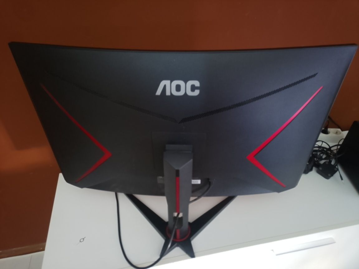 Monitor Gaming AOC 32  mais colunas Logitech 2.1