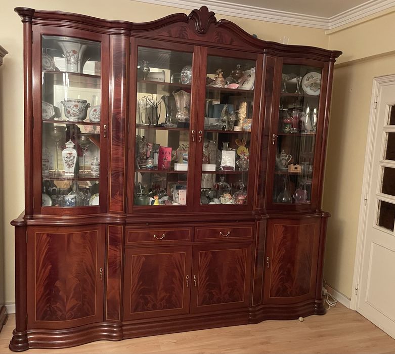 Aparador/Louceiro - Raiz de Nogueira/Mogno