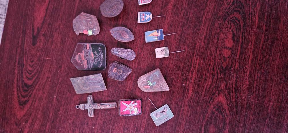 Odznaczenia wojskowe 200 zł calosc