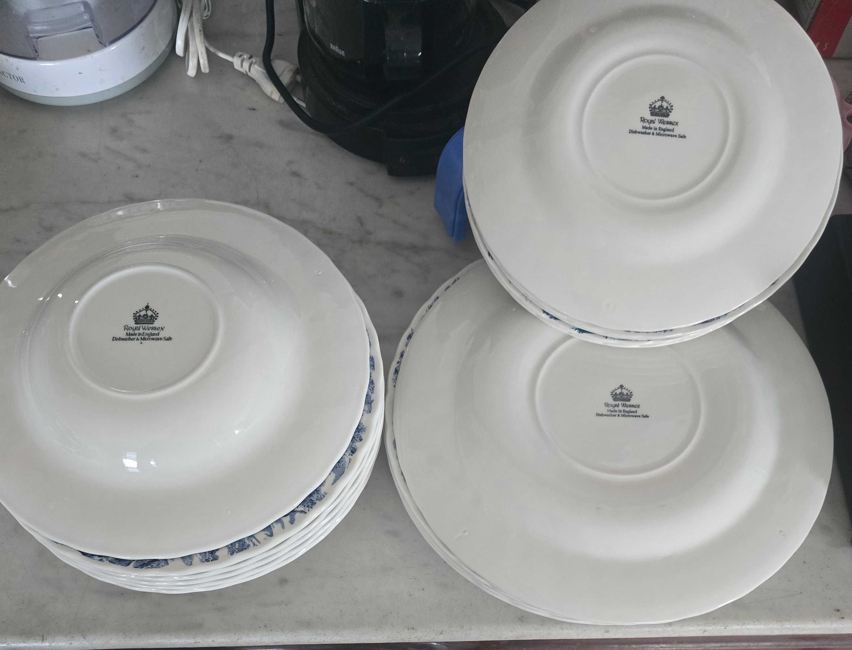 Conjunto de pratos marca Royal England