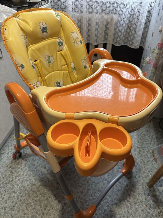 Стільчик для годування