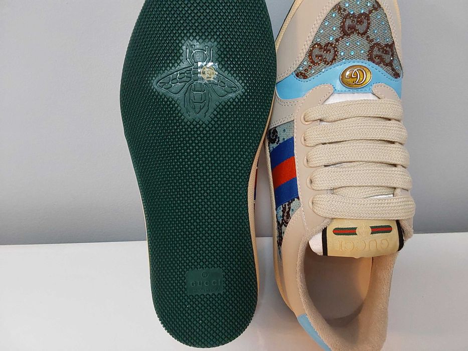 Sapatilhas Novas da Gucci com Cristais.