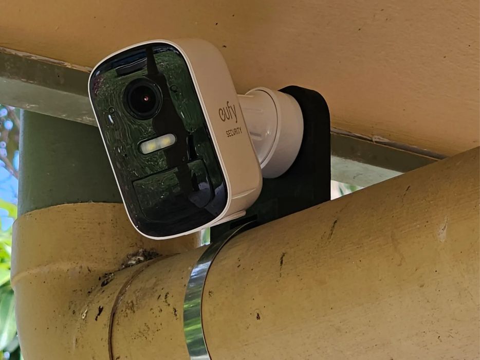 Suporte Eufy 2C para Tubo de 90mm (Chuva/Drenagem)