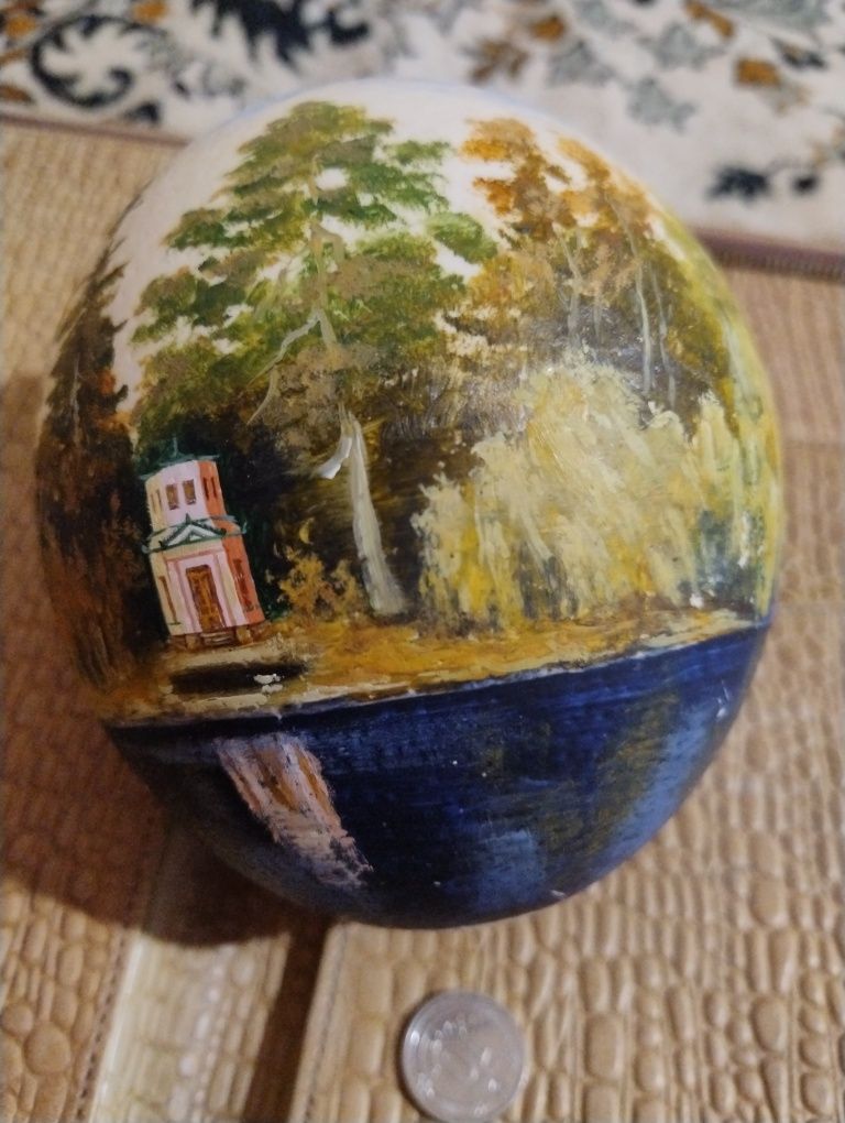 Картина маслом,на страусином яйце.