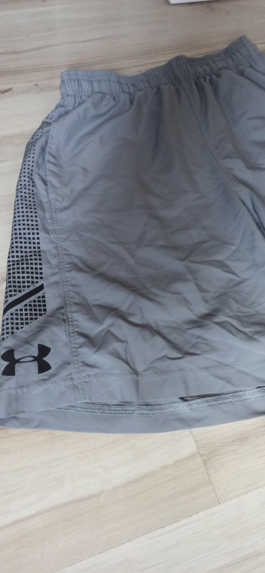 Spodenki szorty Under Armour M