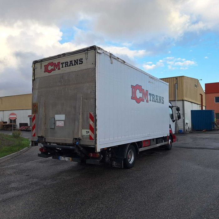 Vende-se Renault Midlum 180 c/ plataforma