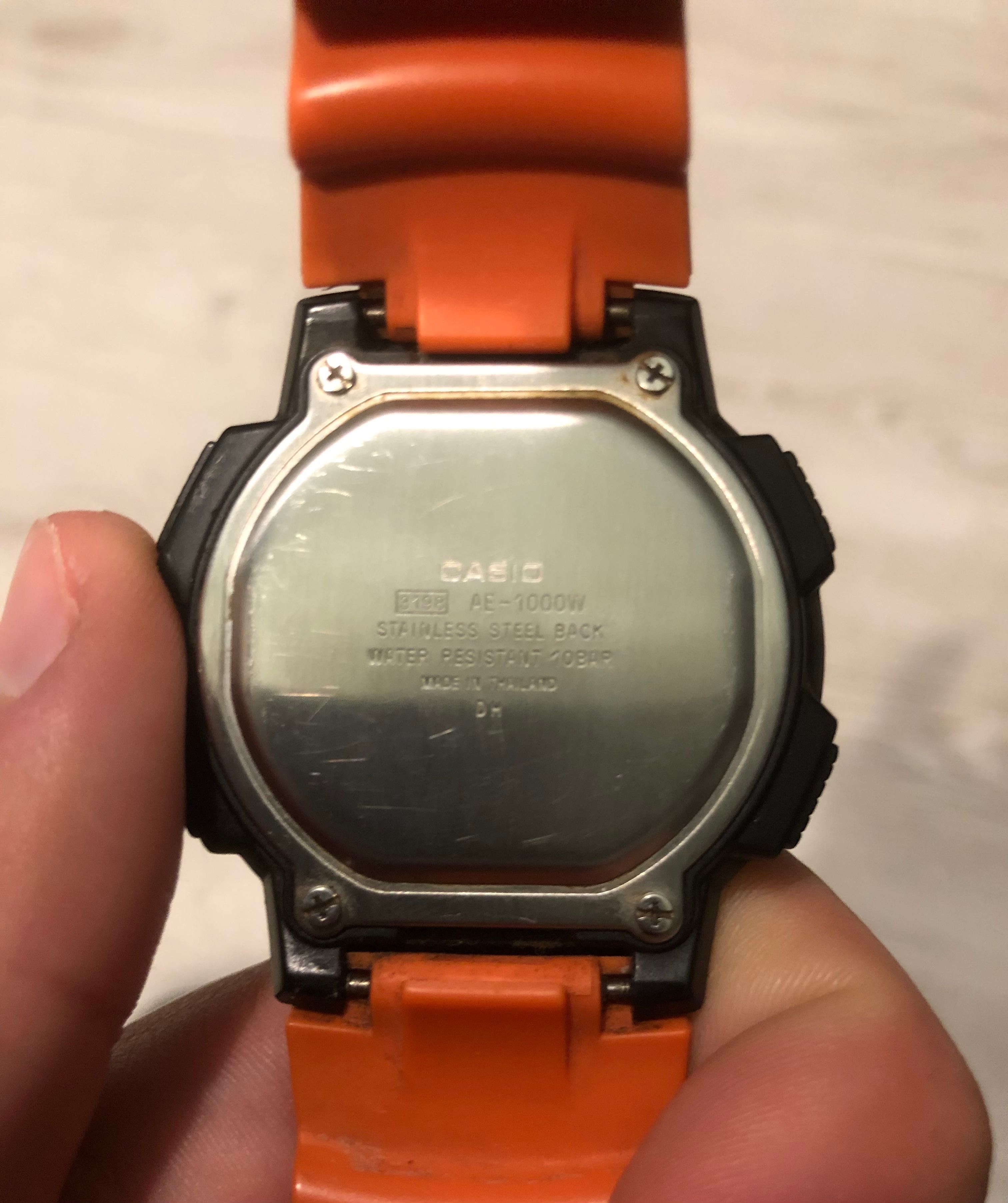 Zegarek elektroniczny - CASIO pomarańczowy