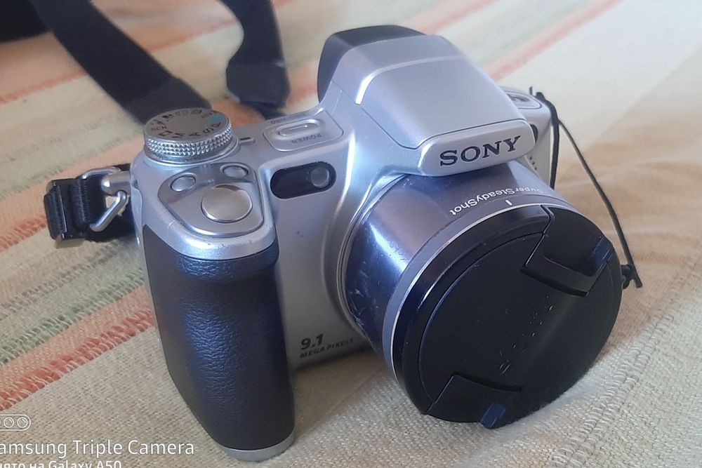 Фотоаппарат Sony  DSC-H50