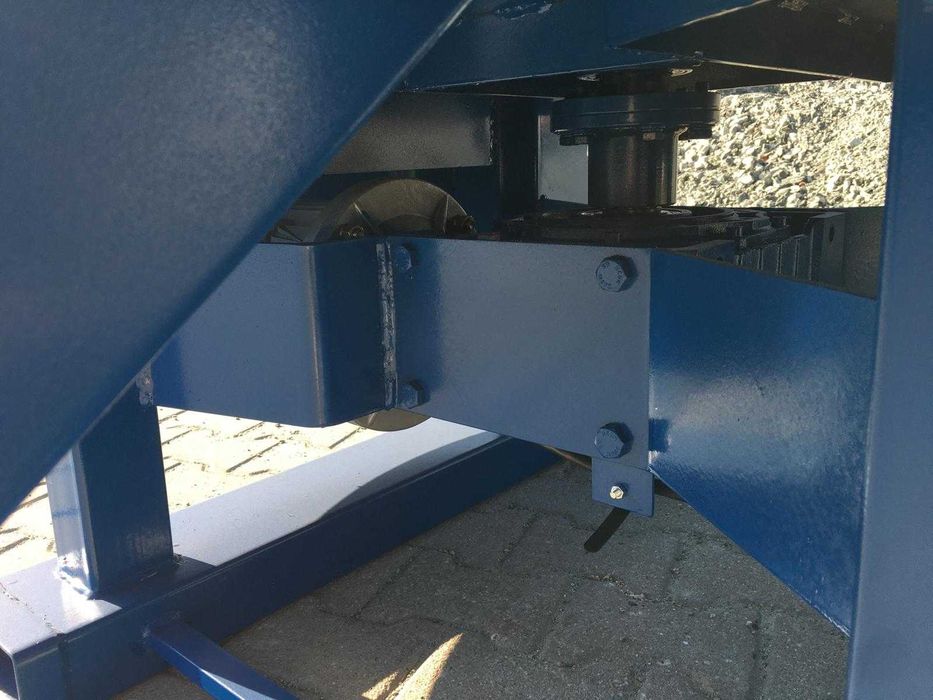 Elektryczna betoniarka planetarna 600L osłony zgarniacz boczny.