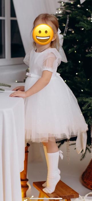 Святкова сукня для дівчинки