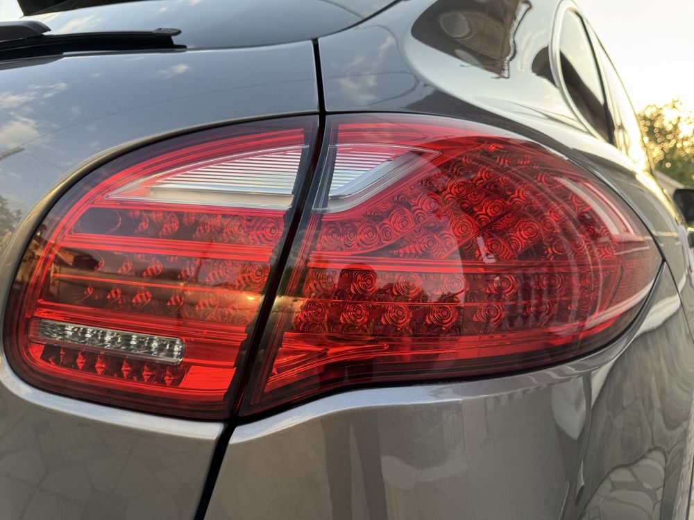 Porsche Cayenne 2011р