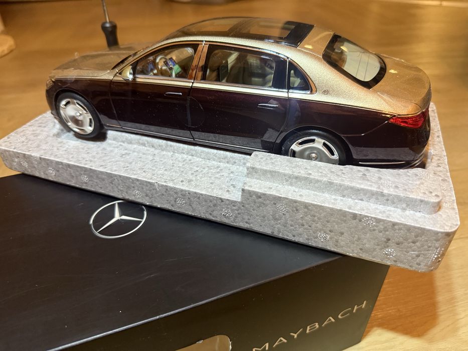 Model 1:18 Mercedes MAYBACH S 680