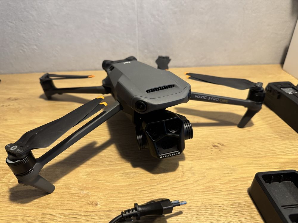 DJI Mavic 3 pro cine premium combo, ssd 1TB FVAT