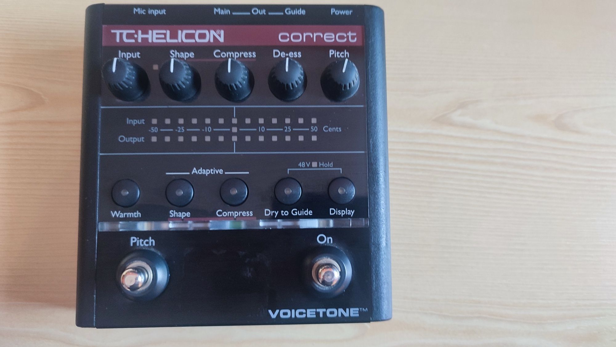 Procesor wokalny, efekt TC Helicon Correct Voicetone + akcesoria