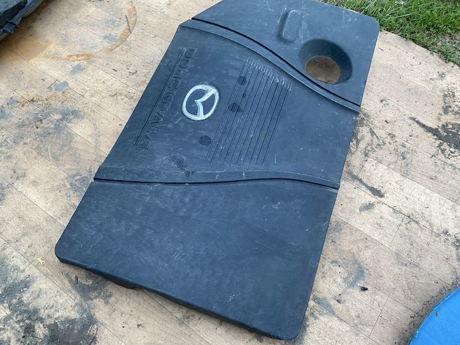 Mazda 3 bk. 5. Декоративна, пластикова кришка двигуна для Мазда